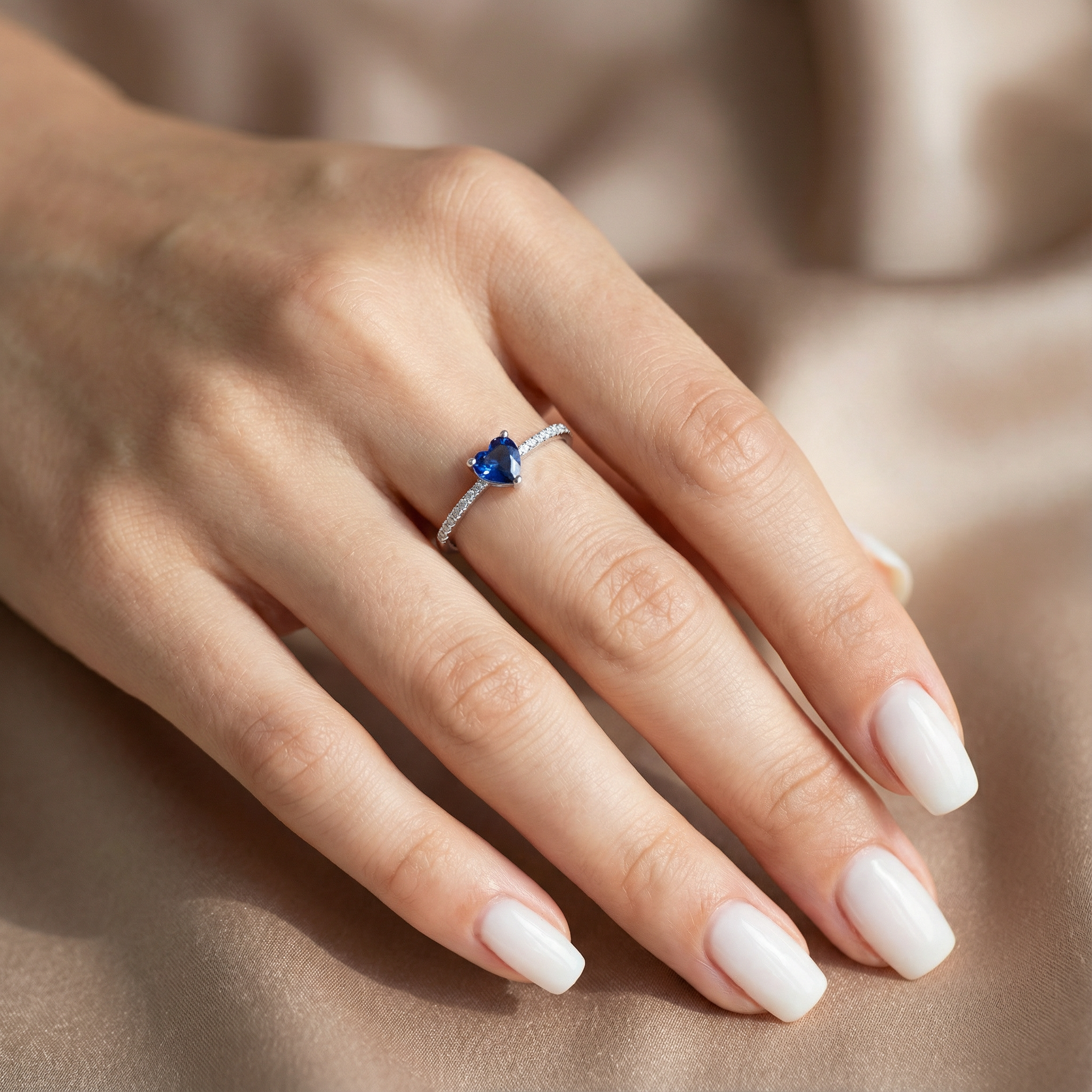 Anillo Corazón Zafiro